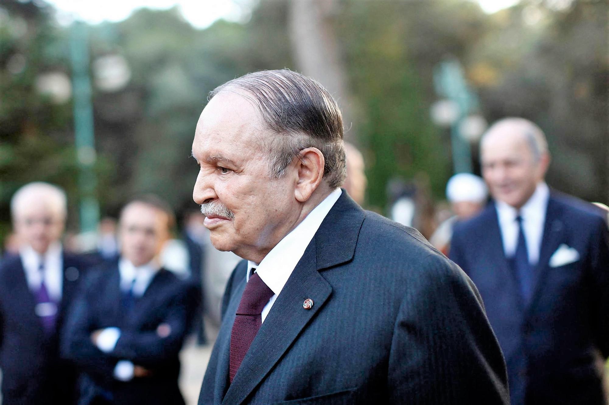 Mort de Bouteflika : les réactions des internautes algériens