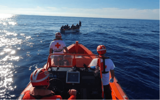 حرقة الجزائريين إلى اسبانيا صارت “جنونية” وتكفّل المنظمات بهم أصبح مستحيلا