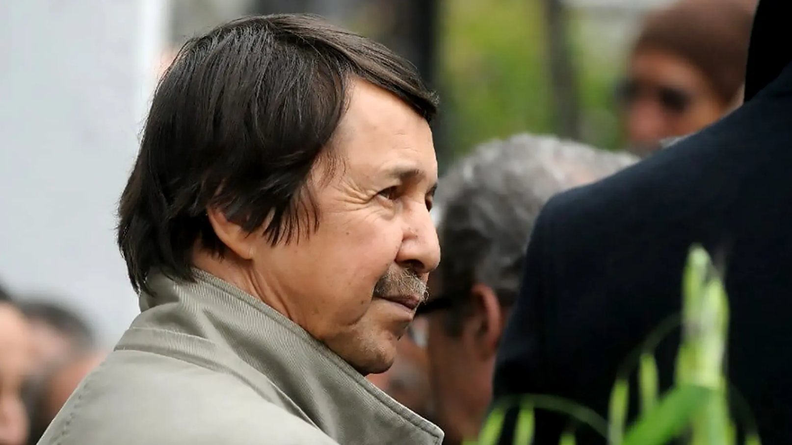 سعيد بوتفليقة يطلب حضور جنازة شقيقه