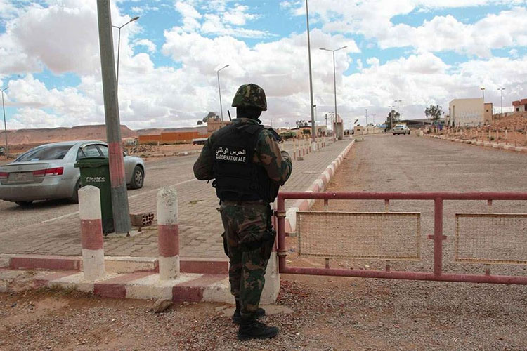 الحرس التونسي يوقف 7 جزائريين حاولوا عبور الحدود خِلسةً