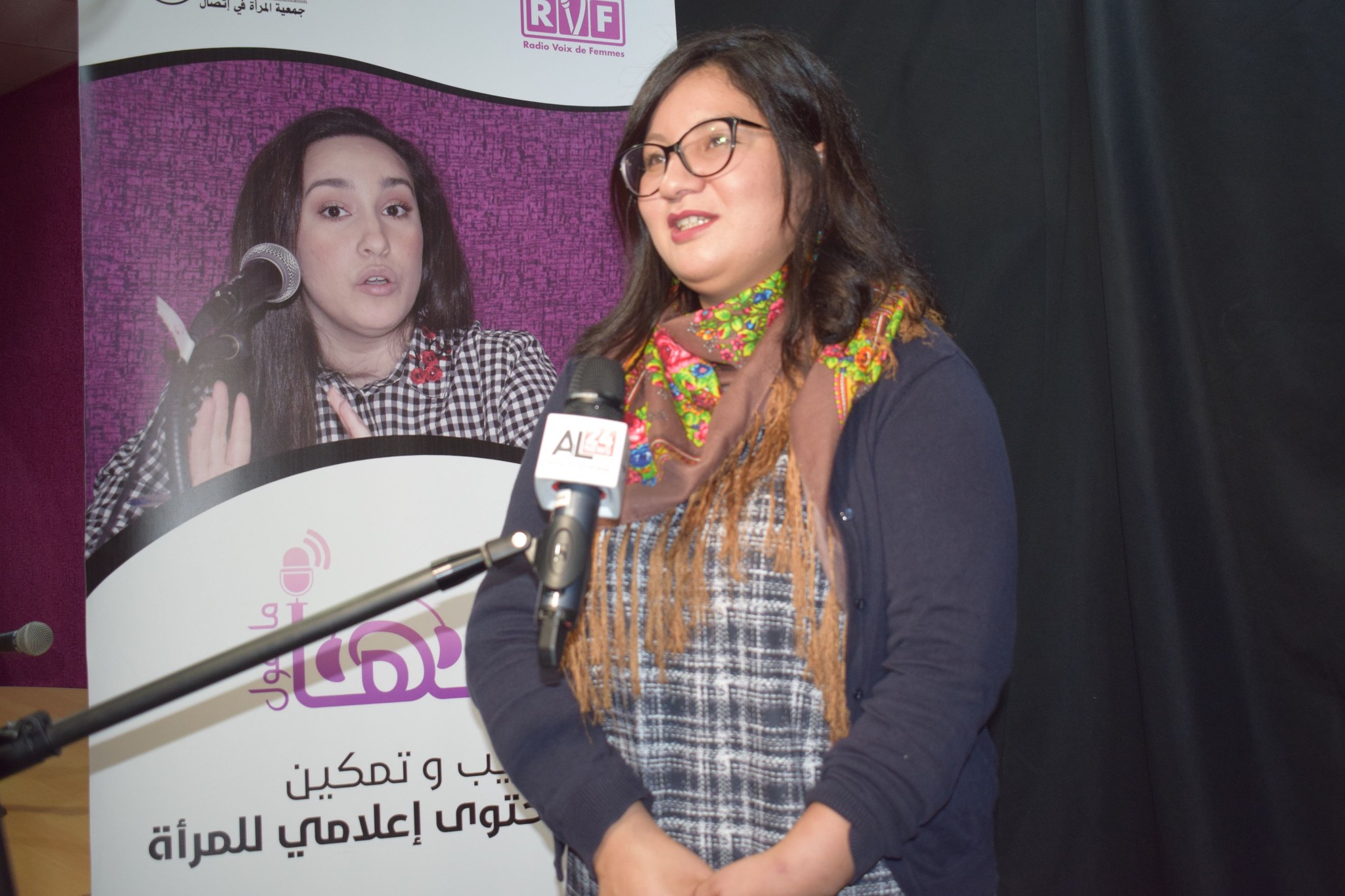 المناضلة أمال حجاج: “يجب أن يتحوّل الإعلام من مُروّج إلى حليف لمناهضة العنف ضدّ النساء”