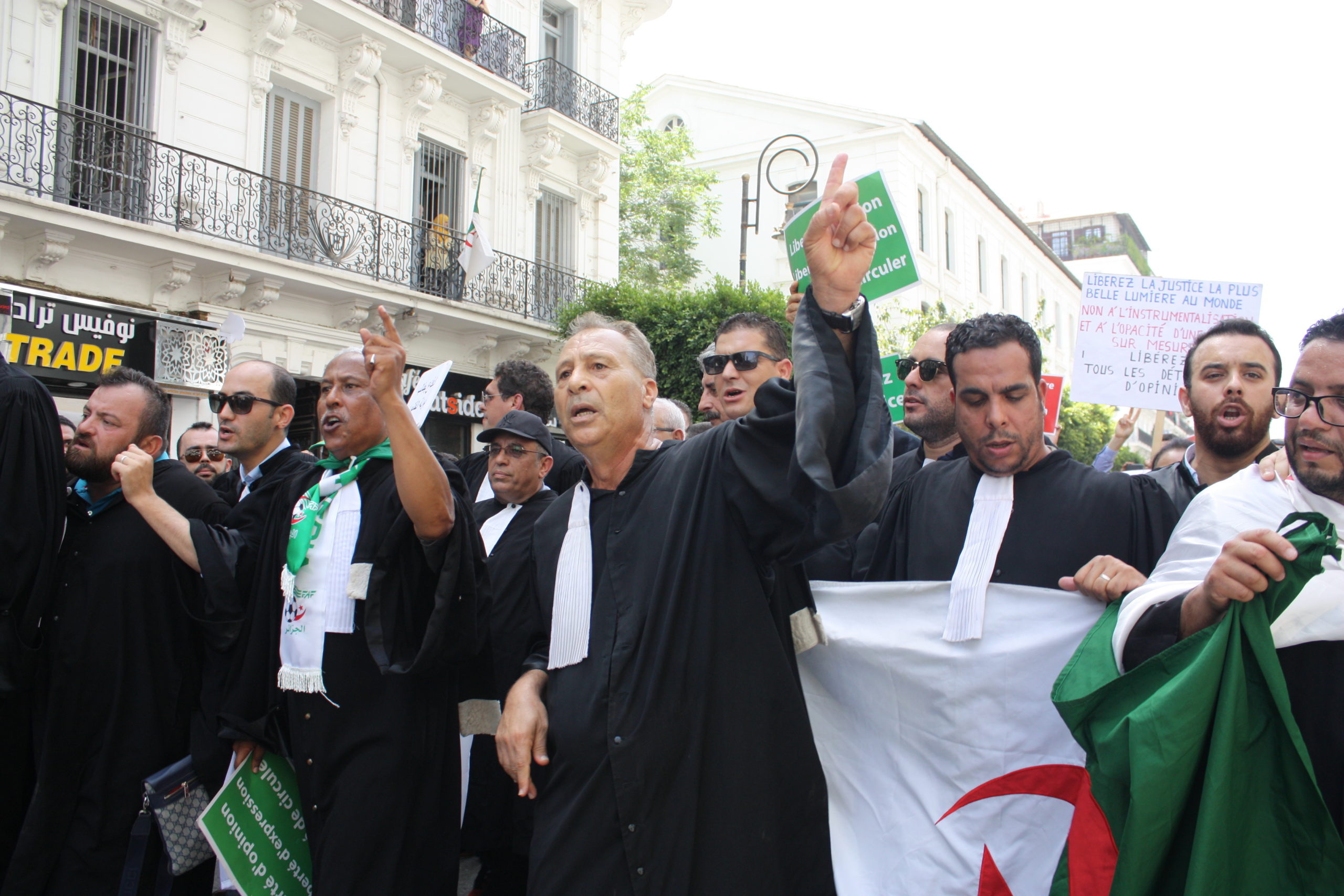 رئيس إتحاد منظمات المحامين :  قانون المالية يعامل المحامي كتاجر وهذه إهانة للمهنة