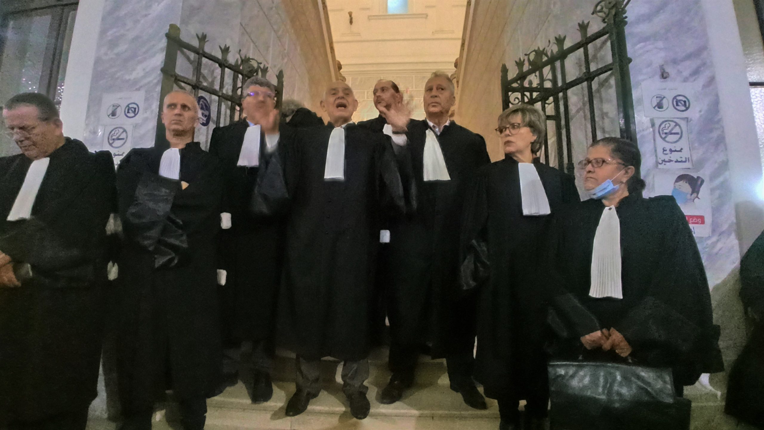 Sit-in des avocats à Sidi M’hamed : les robes noires se rebiffent !