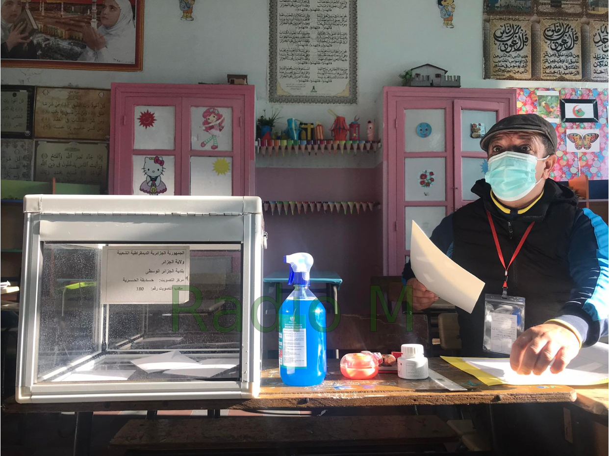 محليات الجزائر الوسطى: اقبال محتشم على مراكز الاقتراع ومواطنون لا يهتمون