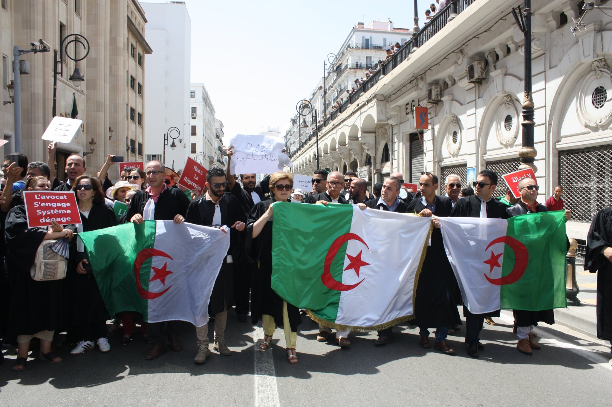 «مراسلة لرئيس البرلمان لـ «غلق باب استفزاز 60 ألف محامي