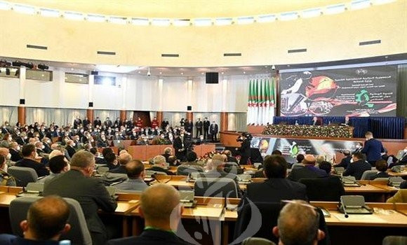 تبون :” كل شيء يمشي بالرشوة”