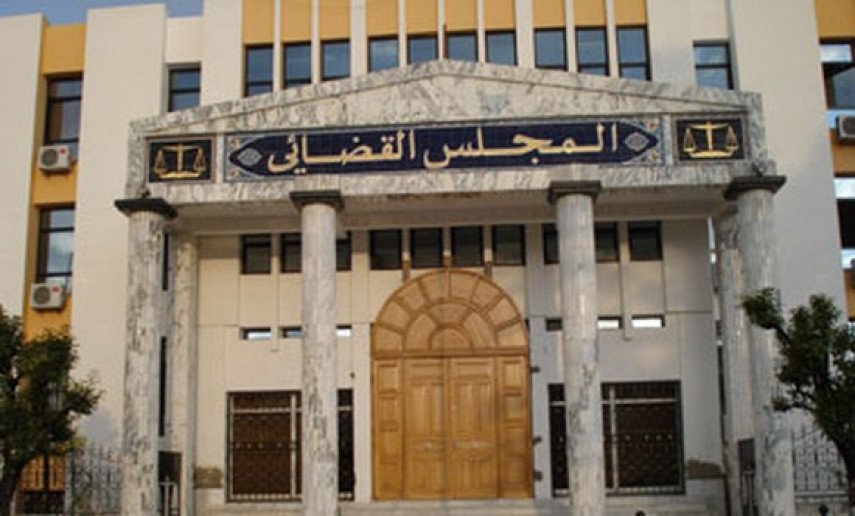 عنابة: استدعاء صحفية للتحقيق بسبب مقال حول “حفرة”