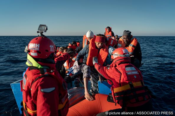 خفر السواحل الليبية اعترضت واحتجزت 82 ألف مهاجر في البحر والعفو الدولية تحتج على الاتحاد الأوروبي