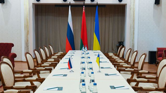 Guerre en Ukraine : ouverture de pourparlers entre Kiev et Moscou ce lundi en Biélorussie