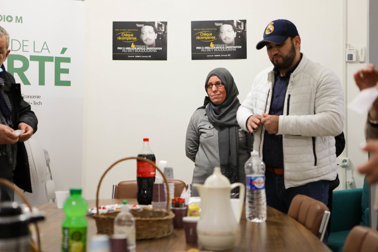 بالصور: الحقوقي زكرياء حناش والصحفية سميرة مواقي يتسلّمان جائزة “علي باي بودوخة” في طبعتها الرابعة