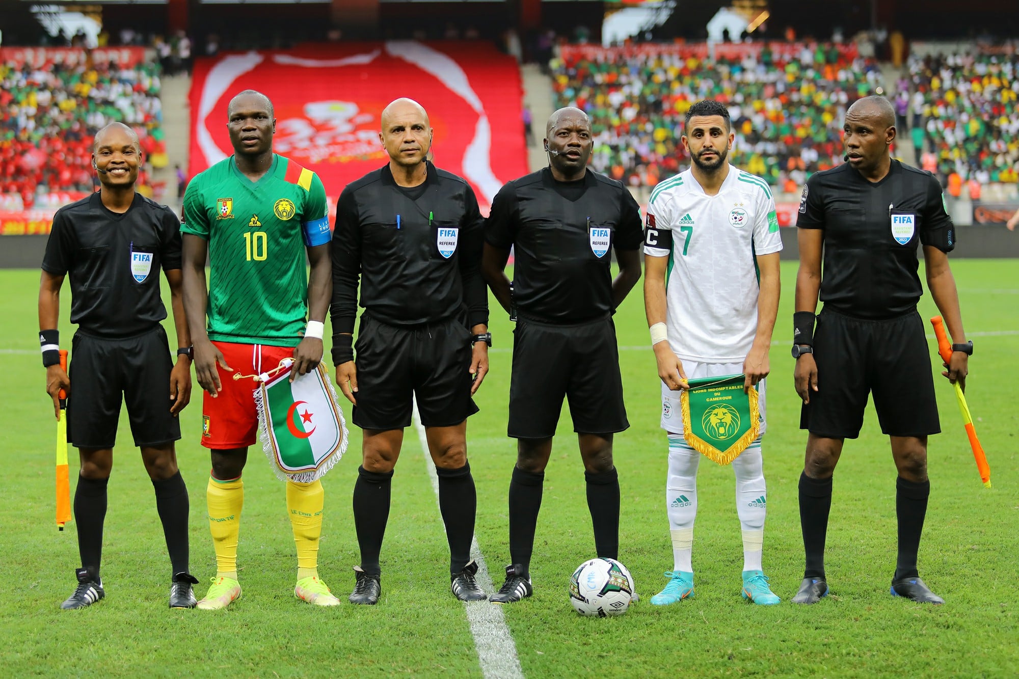 مباراة الجزائر /الكامرون: 16 شاشة عملاقة بالعاصمة  لفائدة الجمهور والعائلات