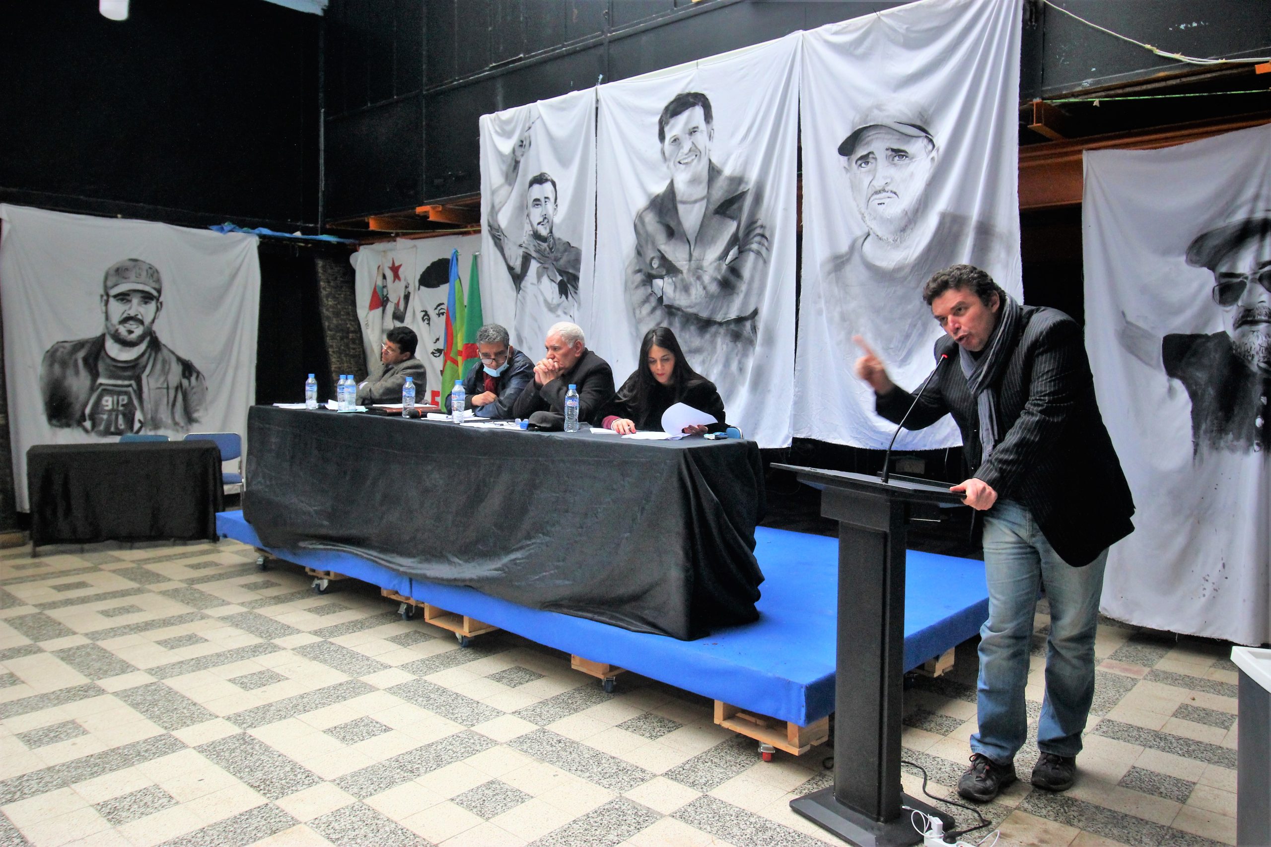 السلطة تسعى لحل جمعيات عمرها 30 سنة: تصنيف المقاهي الأدبية كنشاط تجاري قائم بذاته وخاضع للترخيص