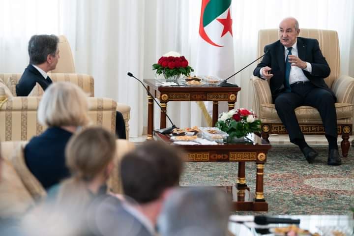 عمار بلاني: ” بلينكن لم يحث الجزائر على إعادة النظر في مواقفها مع روسيا وملف الصحراء الغربية”