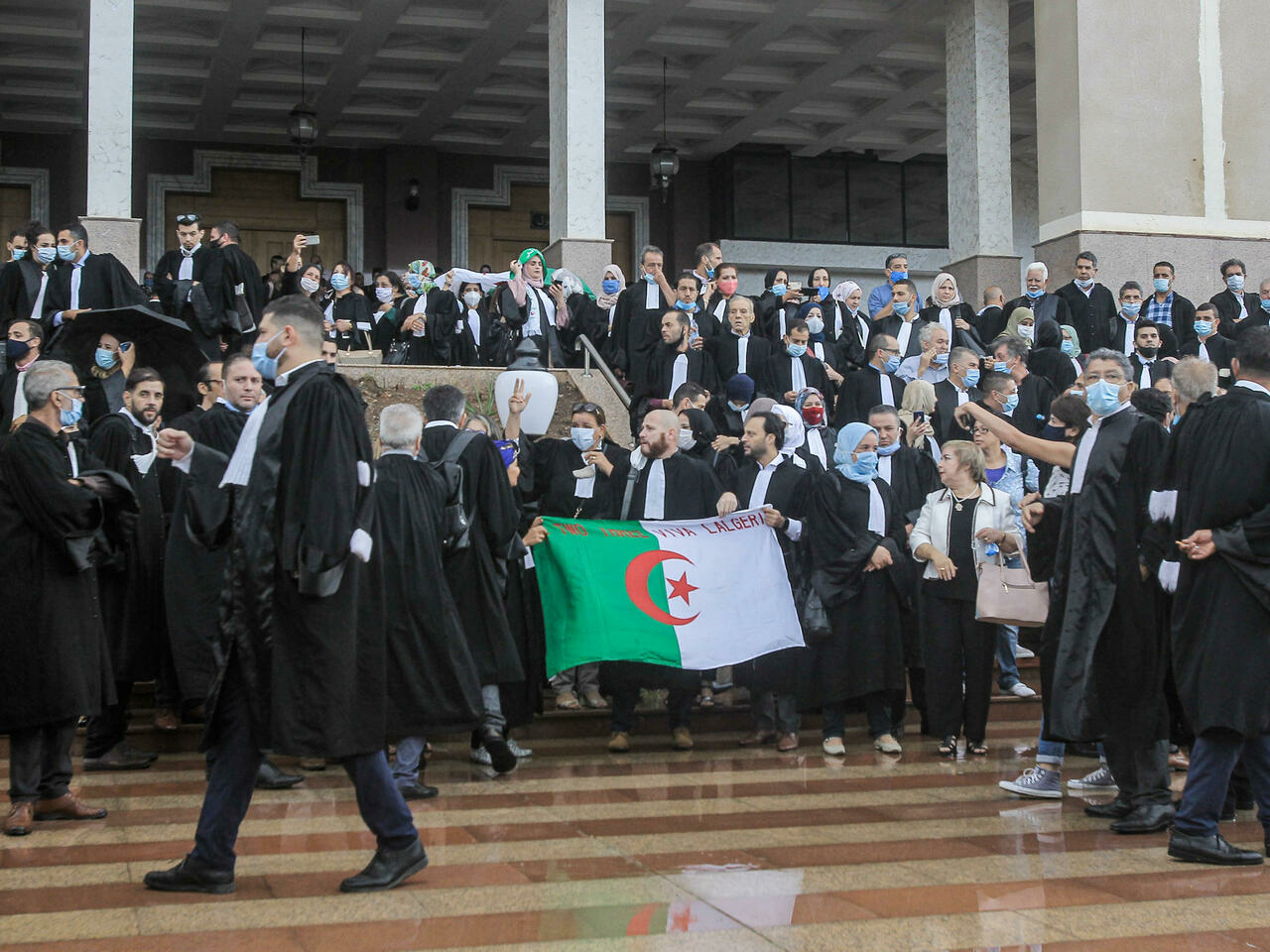 بن عبد الرحمن خالف وعوده: المحامون يٌقاطعون العمل القضائي بسبب قانون المالية