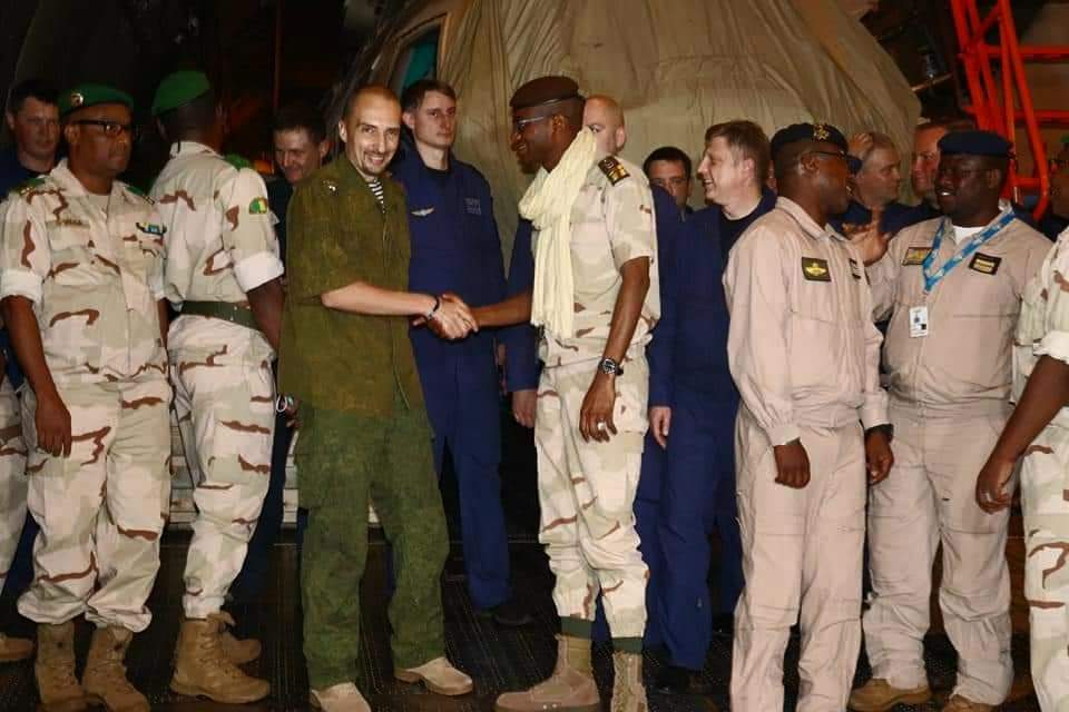 Mali : des hélicoptères, des radars et des armes de guerre russes livrés à Bamako