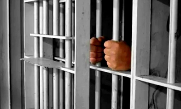 وفاة، جنون وتعدي على المضربين عن الطعام: من المسؤول عن تدهور وضع مسجوني الحراك ؟