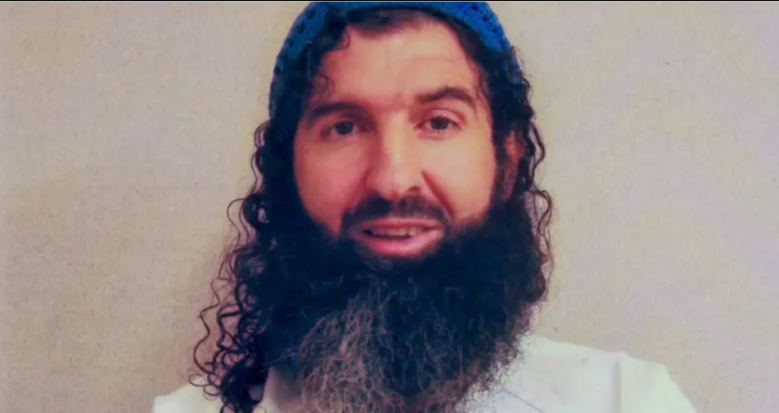 الدفاع الأمريكية ترحل جزائريا من غوانتانامو وتسلمه للجزائر