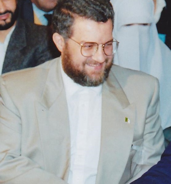 إستمرار الاعتقالات وأحكام السجن تزامنا مع الحديث عن لم الشمل: أنور هدام يضرب موعدا لأصدقائه في الجزائر “قريبا”