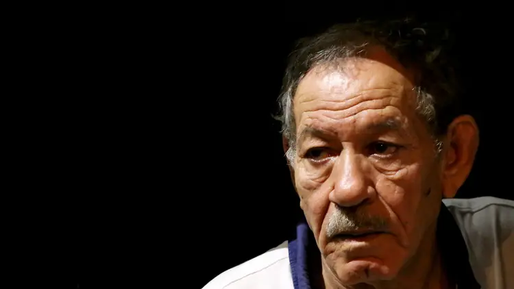 جثمان الفنان الراحل أحمد بن عيسى يصل الخميس إلى الجزائر