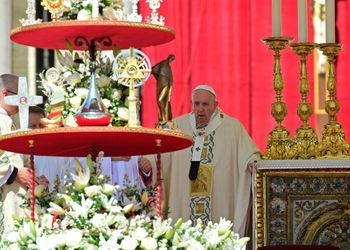 الكنيسة الكاثوليكية تعلن عشرة قديسين جدد منهم راهب تمنراست شارل دوفوكو