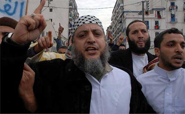 داعية سلفي جزائري “يحرم” الترحم على الصحفية شيرين أبو عاقلة ووصفها بالشهيدة