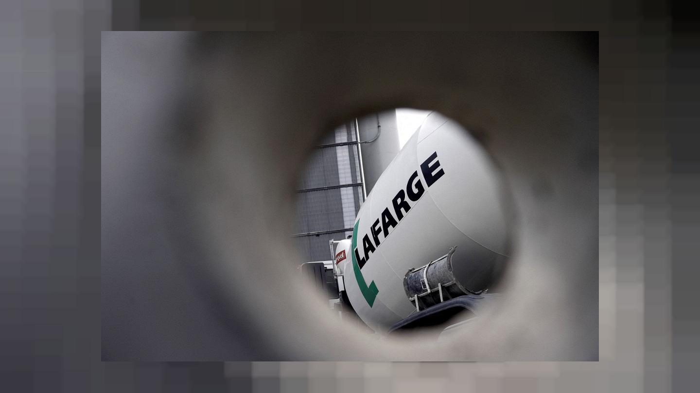 القضاء الفرنسي يؤيد تهم تواطؤ شركة “لافارج” في جرائم ضد الإنسانية بسوريا