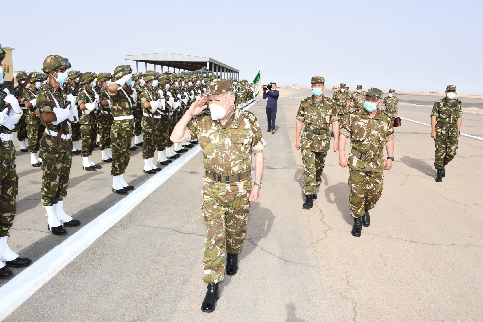 تكلّم على ضرورة التحضير لأي طارئ: شنقريحة يُدشن قاعدة عسكرية جديدة في الحدود مع المغرب!