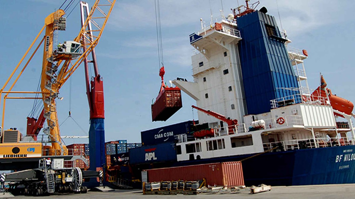 رغم خفض ضريبة الشحن عند التصدير ب50 بالمئة…نسبة الشحن في الموانىء لم تتجاوز 25 بالمائة