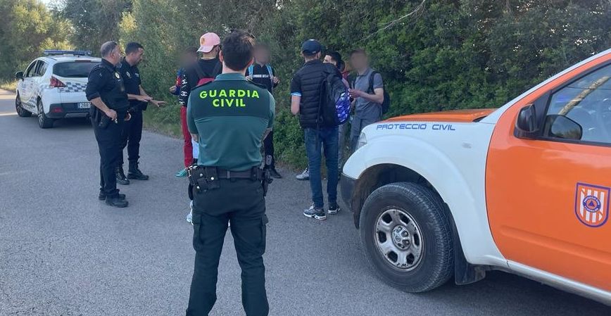 جزيرة إيبيزا-إسبانيا: القبض  على جزائري قاد قارب “حراقة” على متنه 12 مهاجرا  من بينهم قُصر