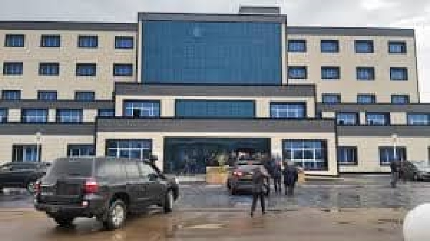 قضية مستشفى الحروق بوهران.. مدير الصحة باقي في منصبه رغم إعلان الوزارة إقالته