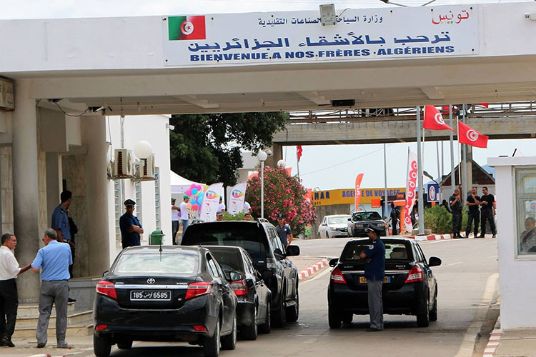 أزيد من 160 ألف جزائري زاروا تونس خلال شهر سبتمبر