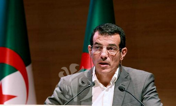 مشروعا قانوني الممارسة النقابية وحق الاضراب: الاتحاد العام للعمال الجزائريين يتأسف