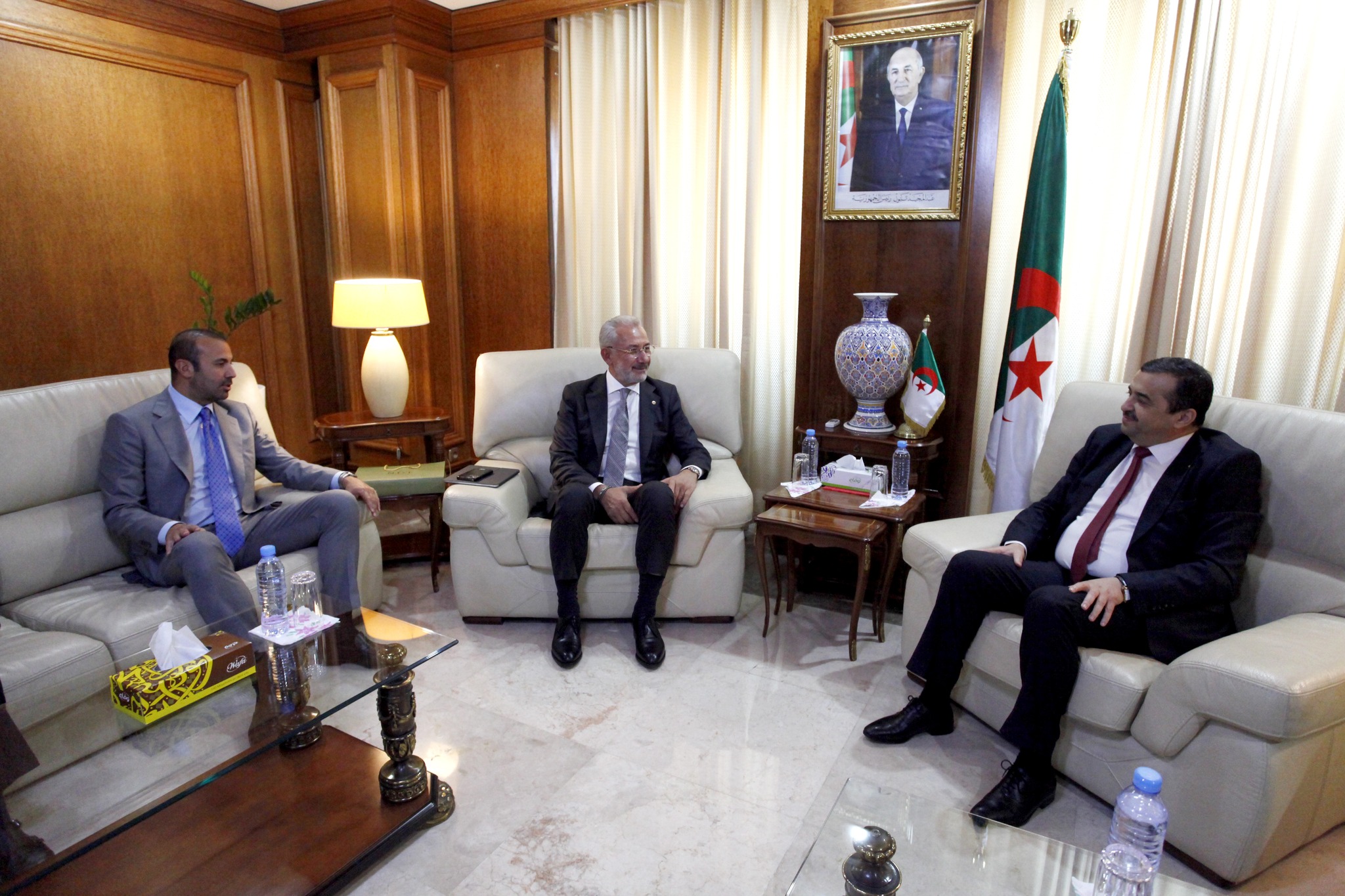 شكل محور لقاء بين وزير الطاقة ومجمع توسيالي, عين الأتراك تنصَب على حديد غار جبيلات 