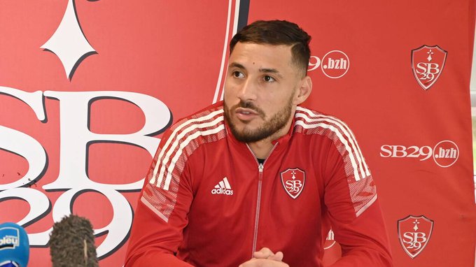 نادي بريست يعلن فسخ عقده مع نجم المنتخب بلايلي