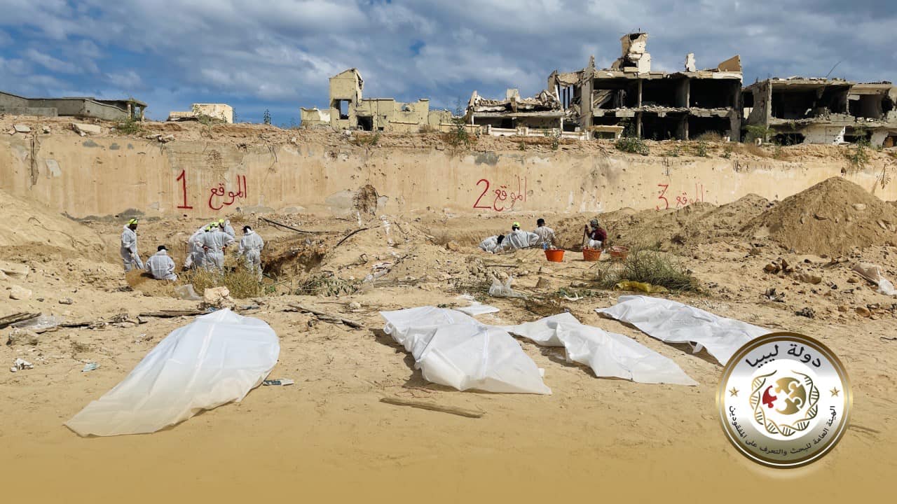 العثور على 42 جثة مجهولة الهوية داخل قبر جماعي بمدينة سرت الليبية