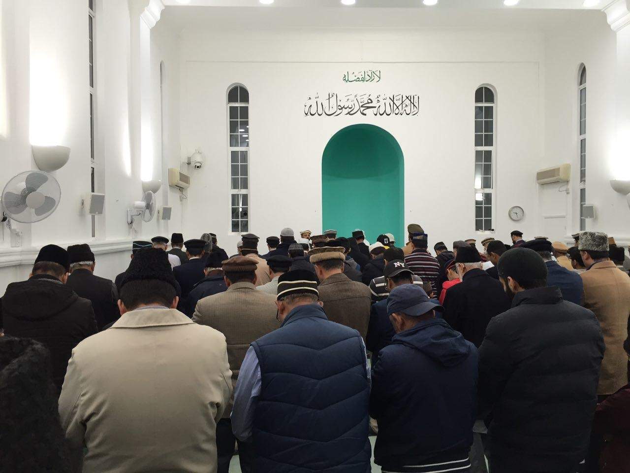 رَفض الإفراج عن نُشطاء من الطَائفة الأحمدية مع تَأجيل مُحاكمة 18 منهم