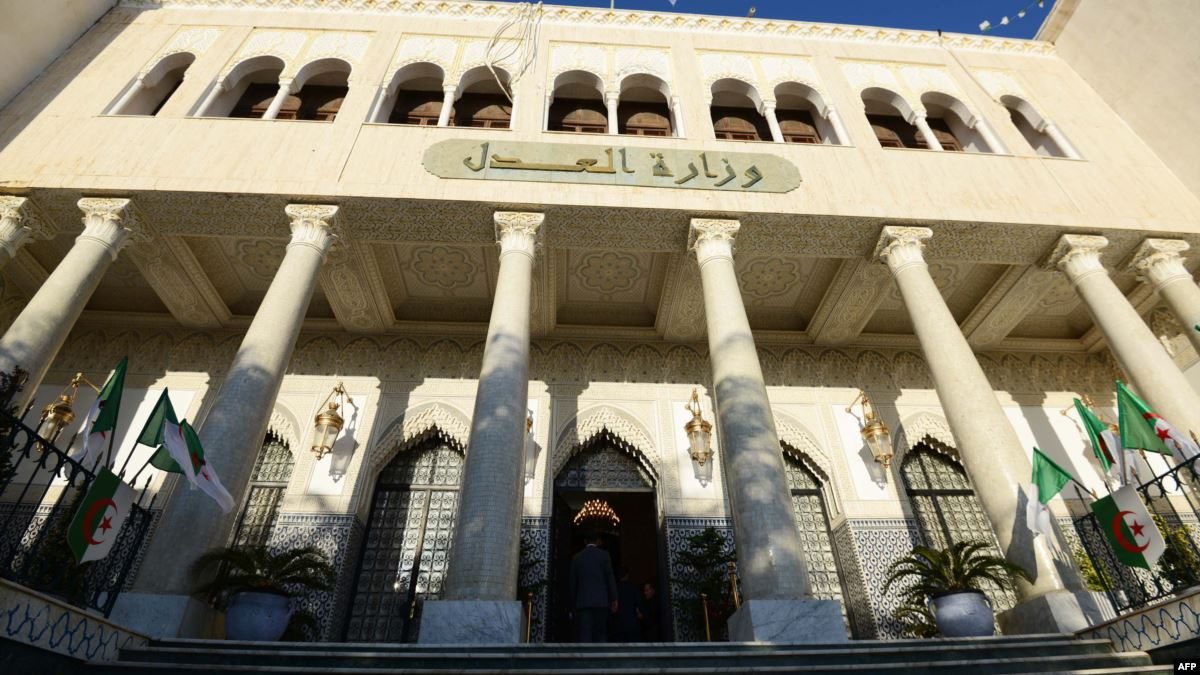 في ظرف خمسة أيام:  حبس 56 شخصًا بتهمة المضاربة “غير المشروعة”