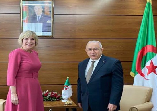 أسبوع عن رسالة 27 سيناتور من الكونغرس..لعمامرة يستقبل السفيرة الأمريكية وهذا ما تطرقا إليه