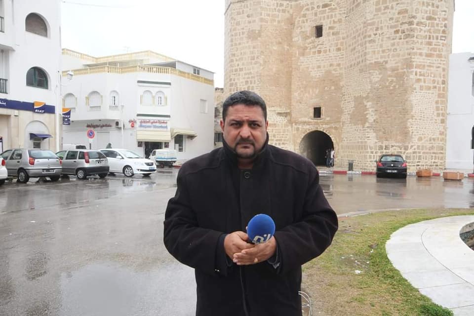 تونس: سنة سجن غيابي ضدّ رئيس تحرير إذاعة “أم أف أم”