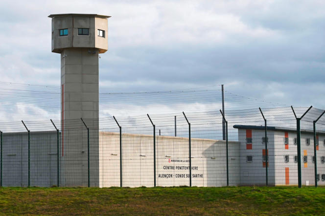 قرابة أربعة آلاف جزائري يقبعون في السجون الفرنسية هذه السنة