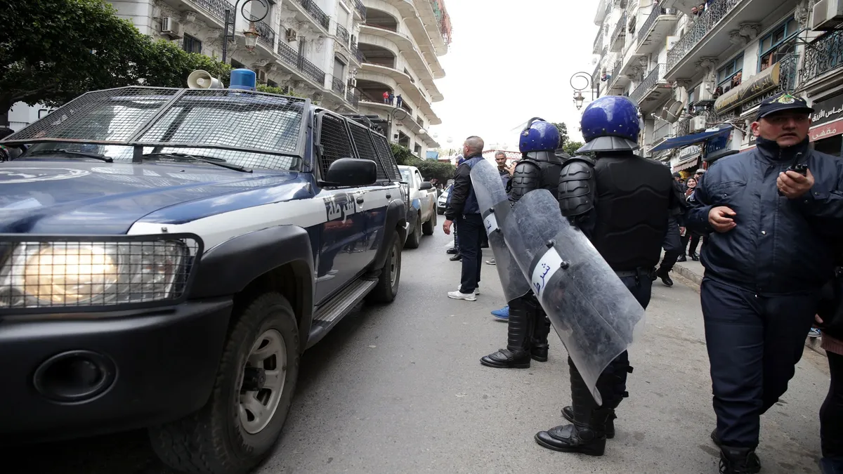 رفع سن الإلتحاق بصفُوف الشُرطة من 25 إلى 28 سنة