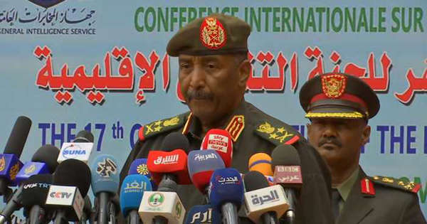 البُرهان يُقرر حَّل جميع النقابات بالسودان