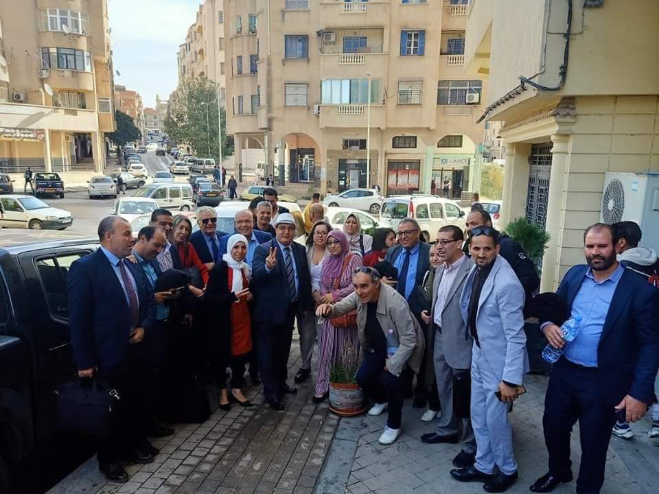 أكثر من 200 مُحامي للدفاع عن زمليهم من هيئة الدفاع عن معتقلي الحراك