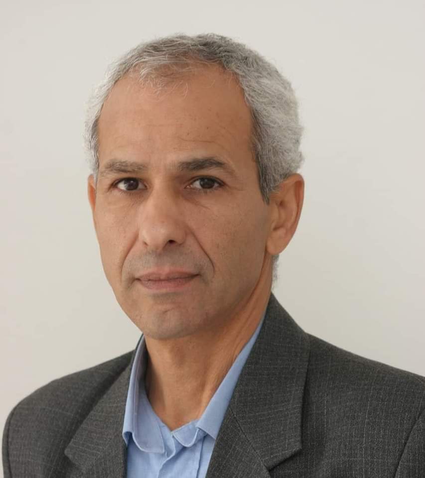 الصحفي الروائي لزهري لبتر يقضي ليلته في محافظة الشرطة