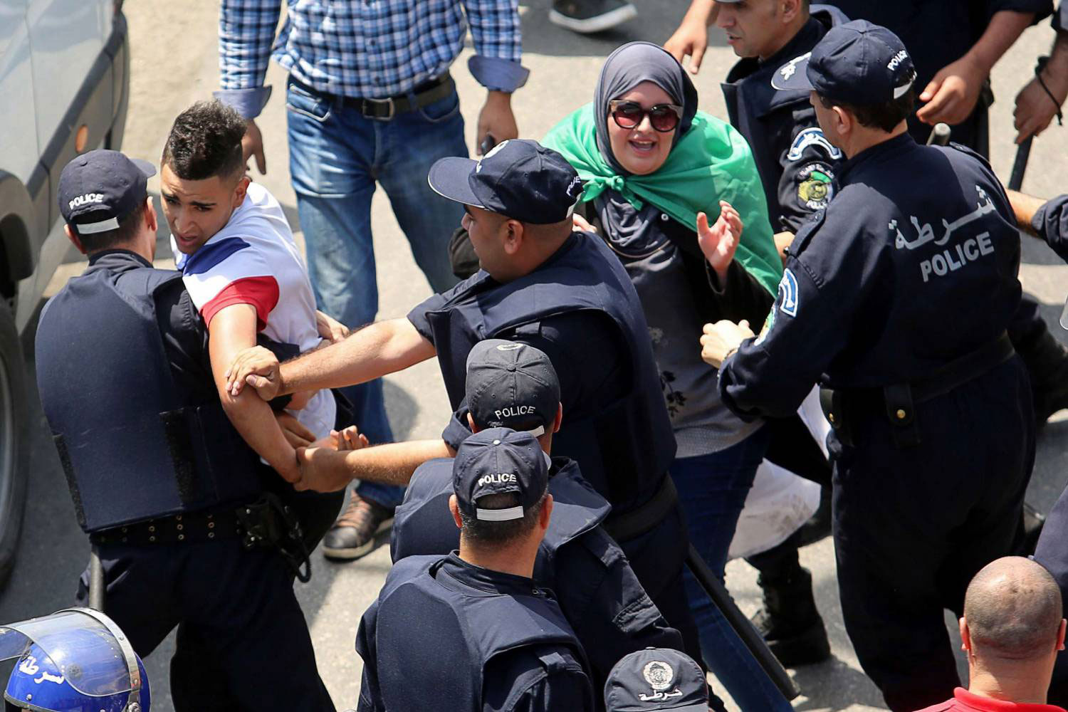 قالت أن هُناك “مُغالطات بخصوص ملف النُشطاء”: سُلطة تبُون في مُواجهة “حراك حُقوق الإنسان” بجنيف