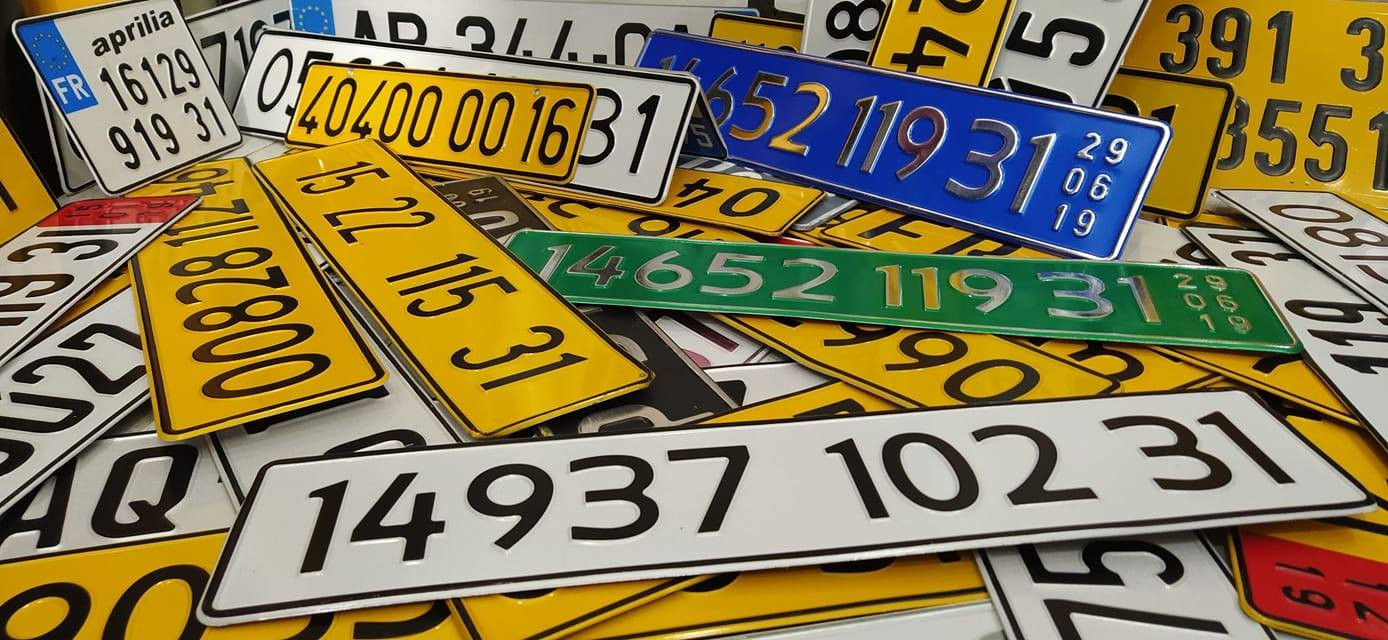 Plaques d’immatriculation des véhicules : l’indicatif des wilayas sera-t-il abandonné ?