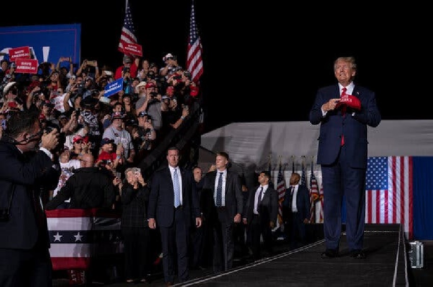 ترامب يعد أنصاره: “استعدوا، سنستعيد البيت الأبيض في 2024