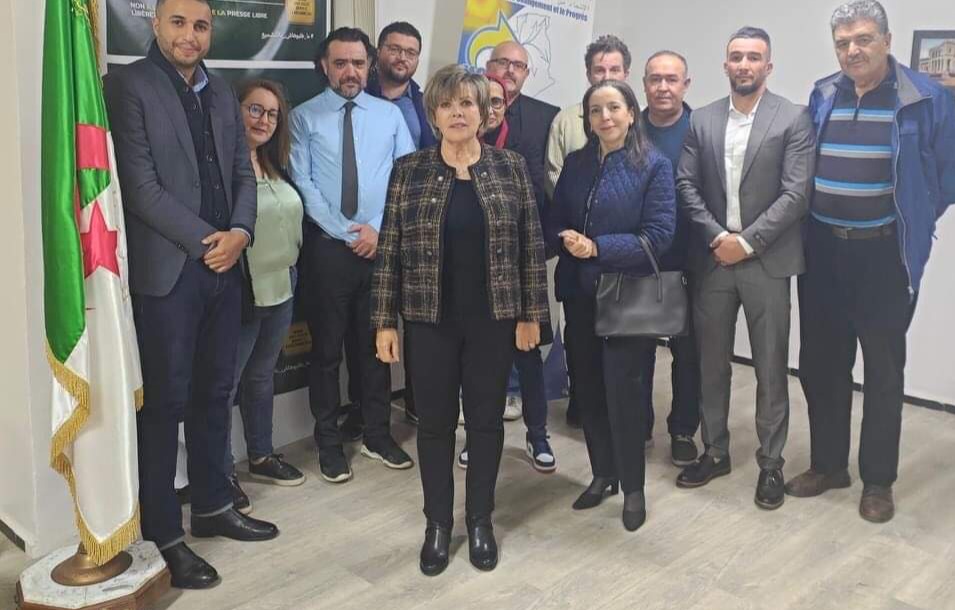 الاتحاد من أجل التغيير والرقي يدين ظروف حبس إحسان القاضي وتشميع مقر “راديو آم” ومغرب إميرجون