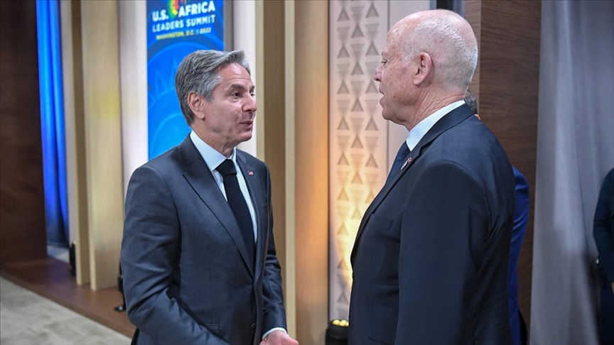 بَعد دعوته لـ”العَودة السَريعة للمَسار الديمقراطي”: سعيَّد يبحث مع بلينكن الأوضاع في تونس