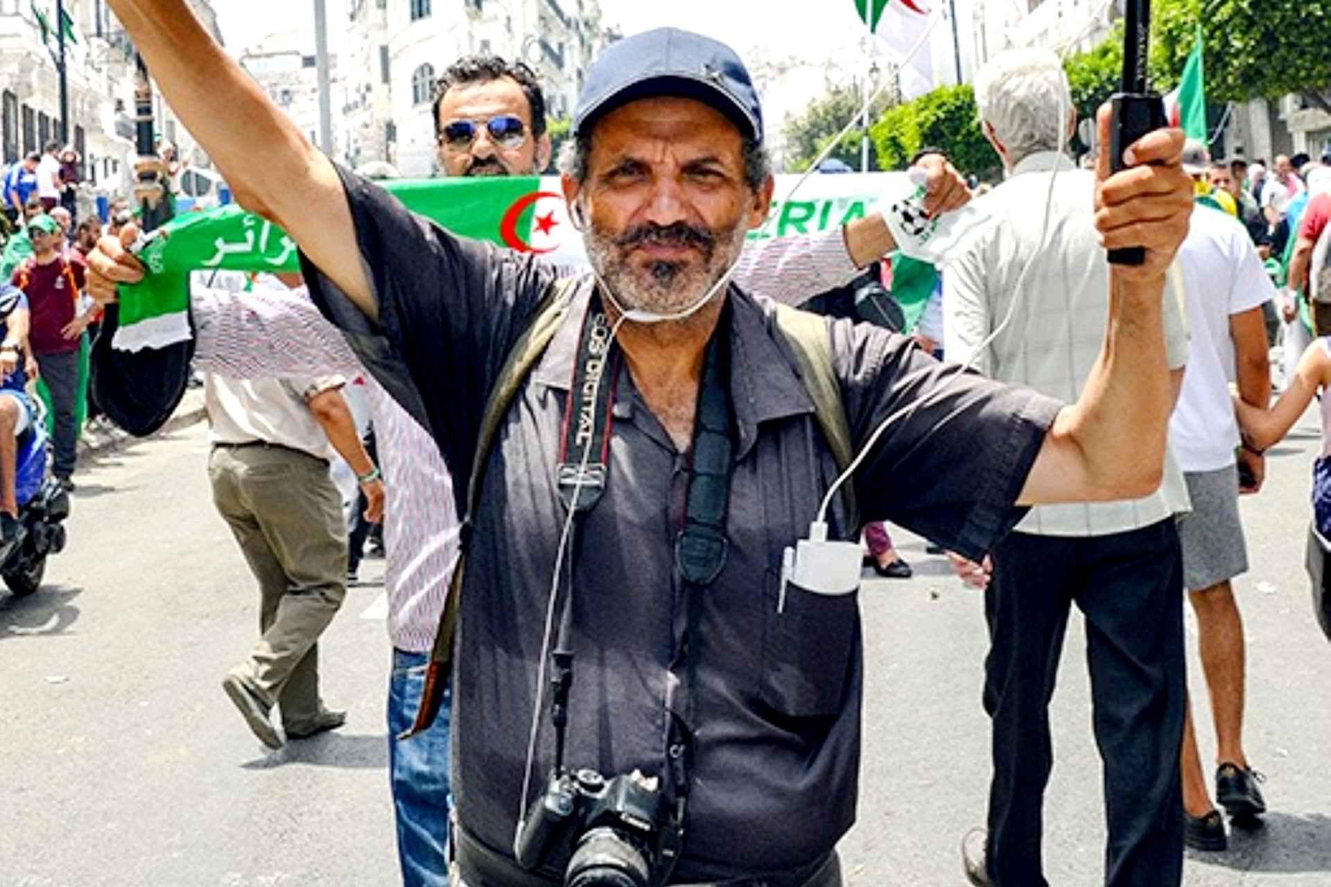 لتغطيته مسيرات الحراك: مجلس قضاء الجزائر يلتمس الحبس النافذ ضدّ الصحفي زهير ابركان